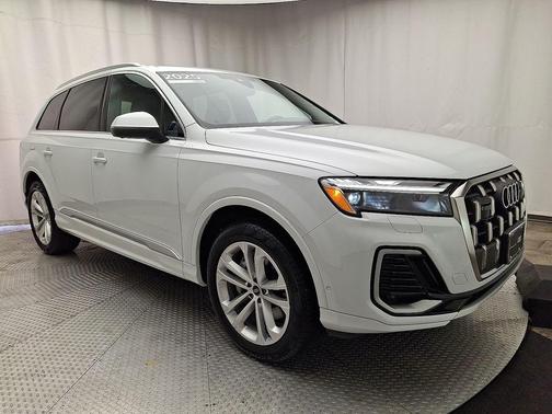 2025 Audi Q7 45 Premium