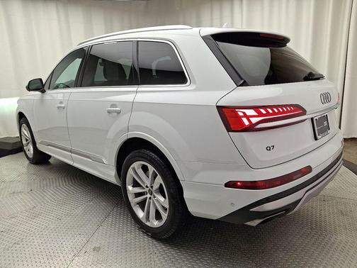 2025 Audi Q7 45 Premium