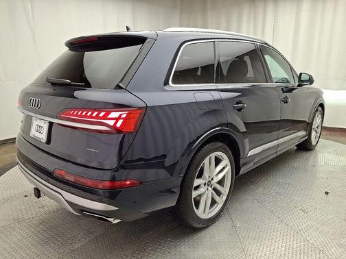 2025 Audi Q7 55 Premium Plus