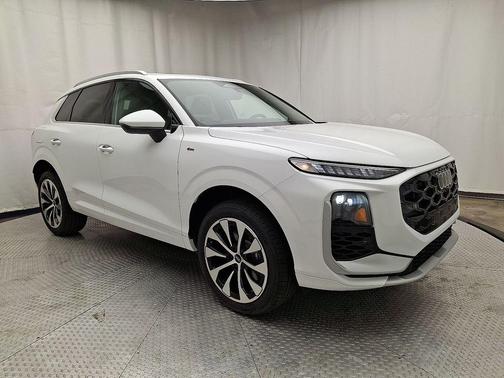 Arkona White 2026 Audi Q3 TFSI quattro S tronic