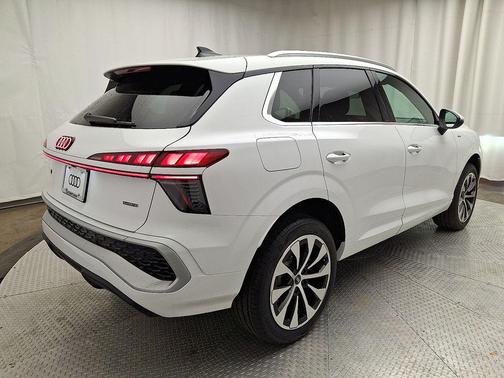 Arkona White 2026 Audi Q3 TFSI quattro S tronic