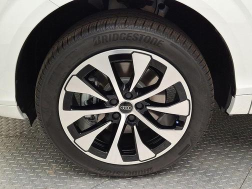 Arkona White 2026 Audi Q3 TFSI quattro S tronic