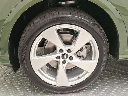 2025 Audi Q5 Premium Plus TFSI quattro S tronic