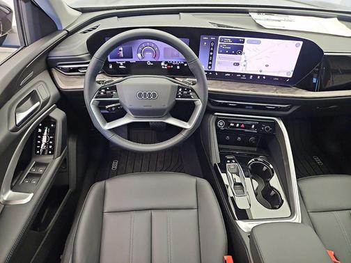 Mythos Black Metallic 2026 Audi Q5 Premium Plus TFSI quattro S tronic