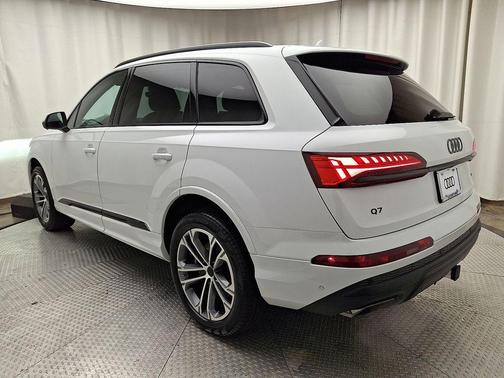 2026 Audi Q7 45 Premium Plus
