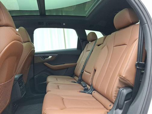 2026 Audi Q7 45 Premium Plus