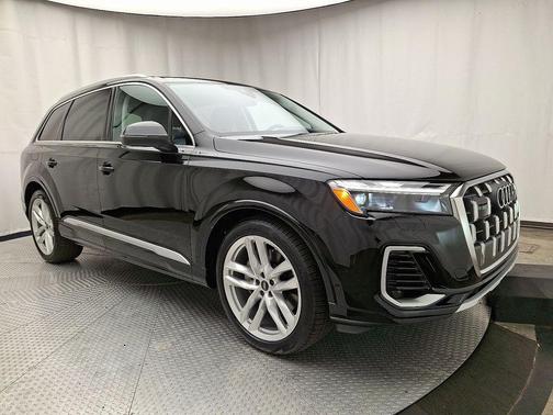 2025 Audi Q7 55 Premium Plus