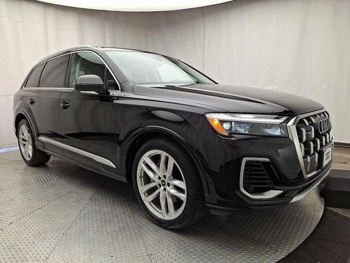 2025 Audi Q7 55 Premium Plus