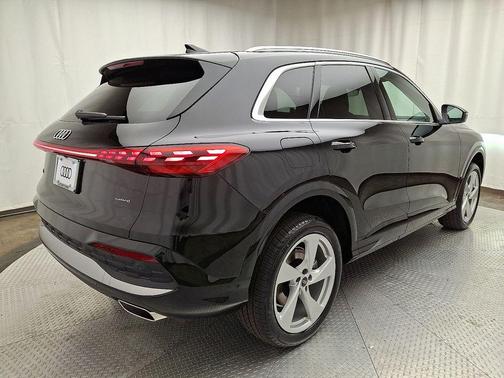2025 Audi Q5 Premium Plus