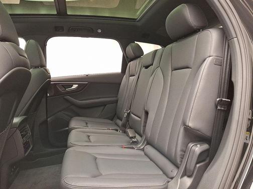 2026 Audi Q7 55 Premium Plus
