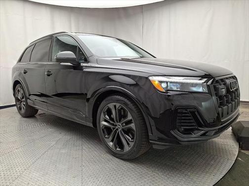 2025 Audi Q7 55 Premium Plus