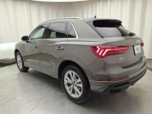 2025 Audi Q3 Premium 45 TFSI S line quattro Tiptronic