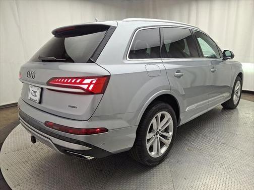 2025 Audi Q7 55 Premium