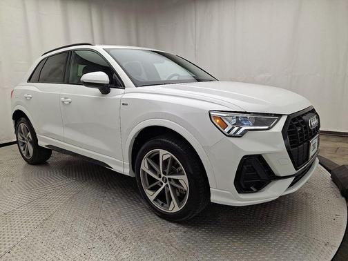 2025 Audi Q3 Premium 45 TFSI S line quattro Tiptronic
