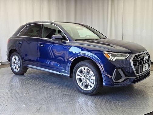 2025 Audi Q3 Premium 45 TFSI S line quattro Tiptronic
