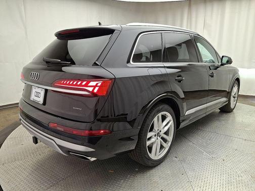 2025 Audi Q7 55 Premium Plus