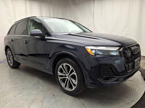 2025 Audi Q7 45 Premium Plus