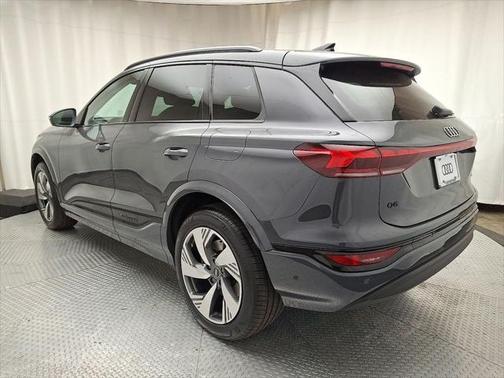 2025 Audi Q6 e-tron Premium Plus quattro