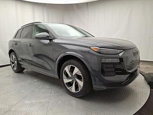 2025 Audi Q6 e-tron Premium Plus quattro