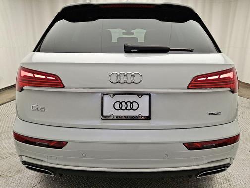 2023 Audi Q5 45 S line Premium