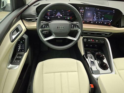 2025 Audi Q5 Premium TFSI quattro S tronic