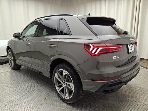 2025 Audi Q3 Premium 45 TFSI S line quattro Tiptronic