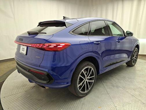 Ultra Blue Metallic 2026 Audi Q5 Sportback Premium Plus TFSI quattro S tronic