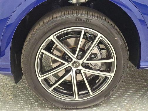 Ultra Blue Metallic 2026 Audi Q5 Sportback Premium Plus TFSI quattro S tronic