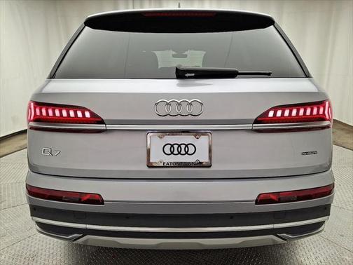 2022 Audi Q7 55 Premium Plus