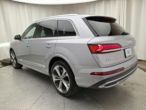 2022 Audi Q7 55 Premium Plus