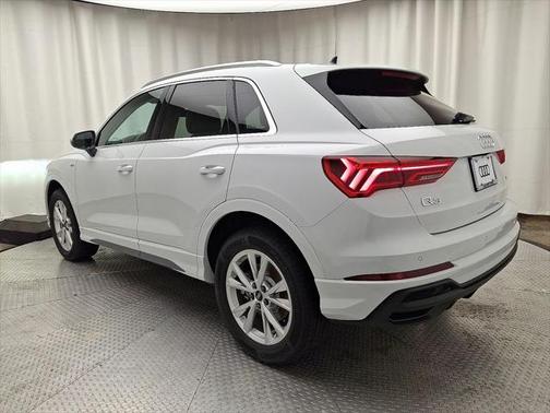 2025 Audi Q3 Premium 45 TFSI S line quattro Tiptronic