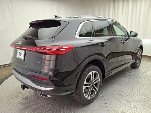 2025 Audi Q5 Premium