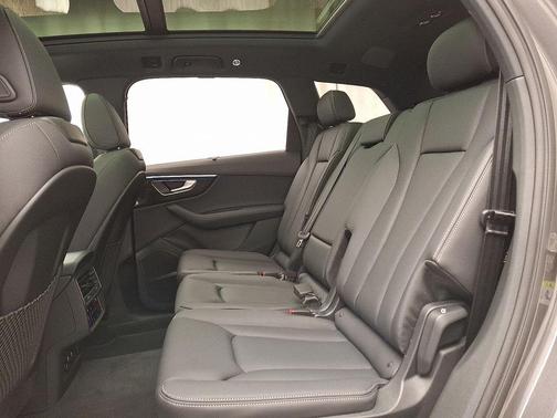 2026 Audi Q7 55 Premium Plus