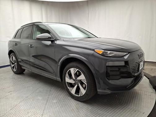 2025 Audi Q6 e-tron Premium quattro