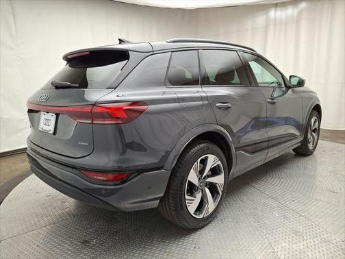 2025 Audi Q6 e-tron Premium quattro