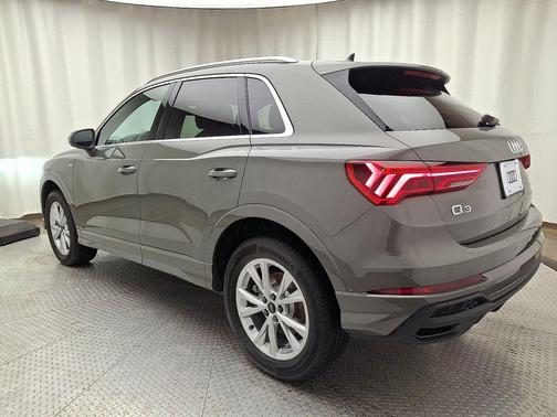 2025 Audi Q3 Premium 45 TFSI S line quattro Tiptronic
