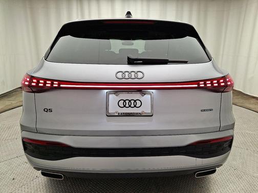Florett Silver Metallic 2025 Audi Q5 Premium TFSI quattro S tronic