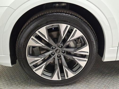 2026 Audi Q8 55 Premium Plus