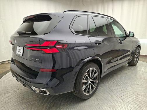 Carbon Black Metallic 2026 BMW X5 xDrive40i