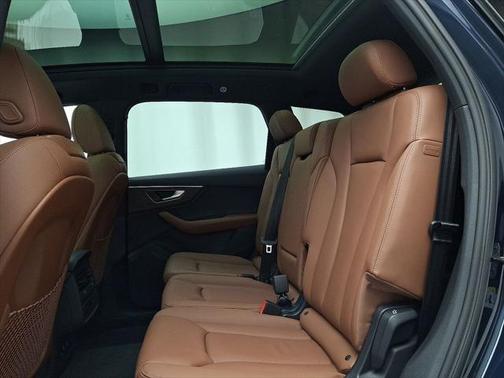 2025 Audi Q7 55 Premium
