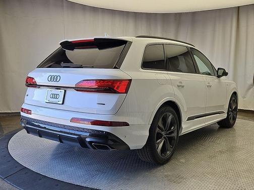 Carrara White 2026 Audi Q7 55 Premium Plus