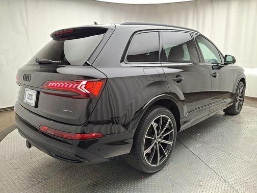 2023 Audi Q7 55 Premium Plus