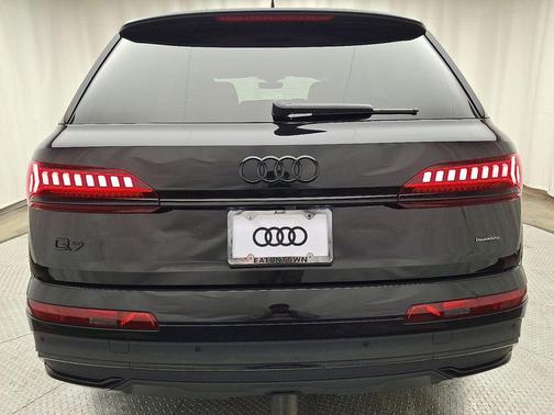 2023 Audi Q7 55 Premium Plus