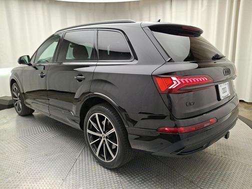 2023 Audi Q7 55 Premium Plus