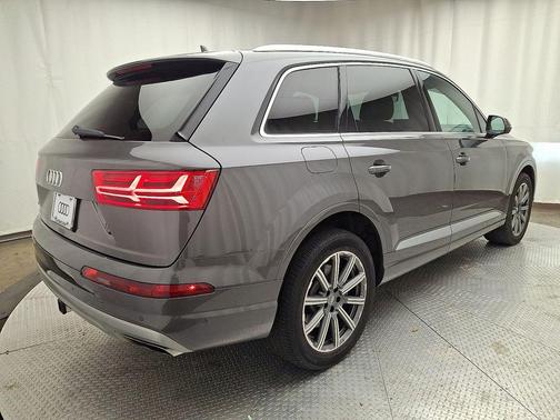 2019 Audi Q7 55 Premium Plus