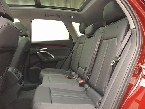 2025 Audi Q5 Premium TFSI quattro S tronic