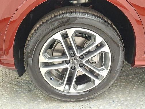 2025 Audi Q5 Premium TFSI quattro S tronic