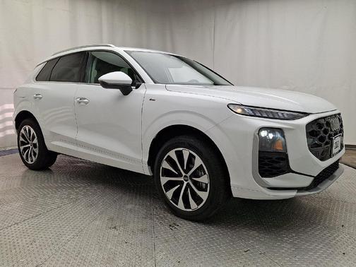 Arkona White 2026 Audi Q3 TFSI quattro S tronic