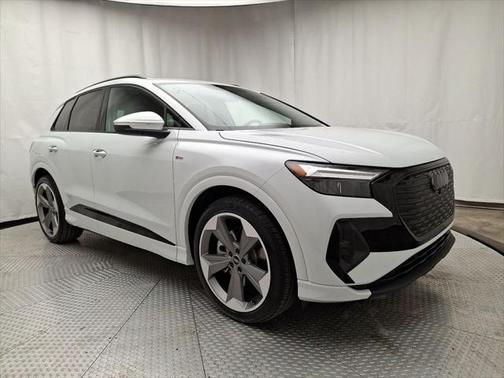 2025 Audi Q4 e-tron Premium Plus 55 quattro