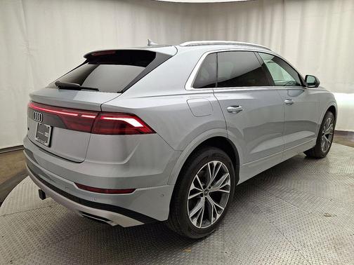 Satellite Silver Metallic 2025 Audi Q8 55 Premium